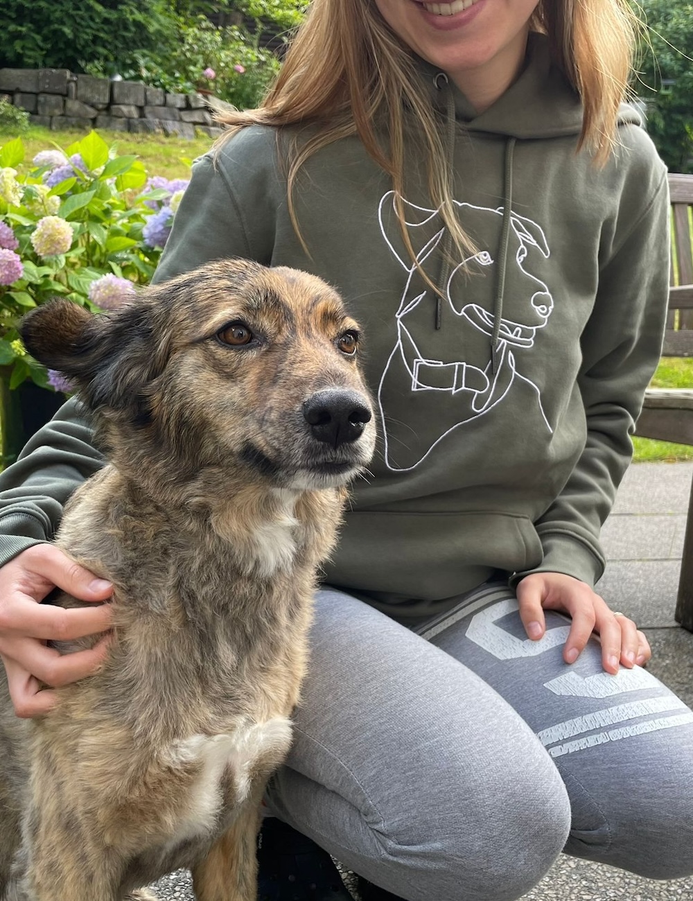 Hoodie vert personnalisé avec un chien