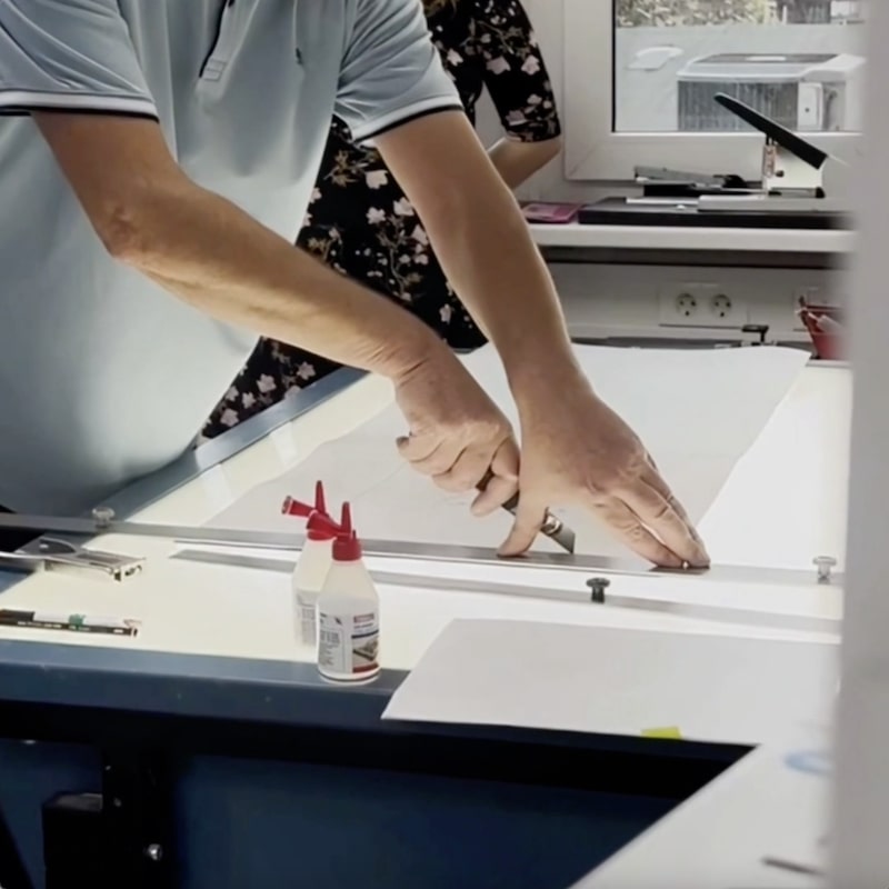 Animation GIF de broderie personnalisée de hoodie sur machine à broder SWF
